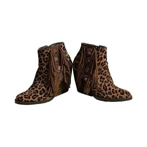 Very Volatile Los Angeles Laine Leopard boot Women’s 6.5  USED - Picture 1 of 4